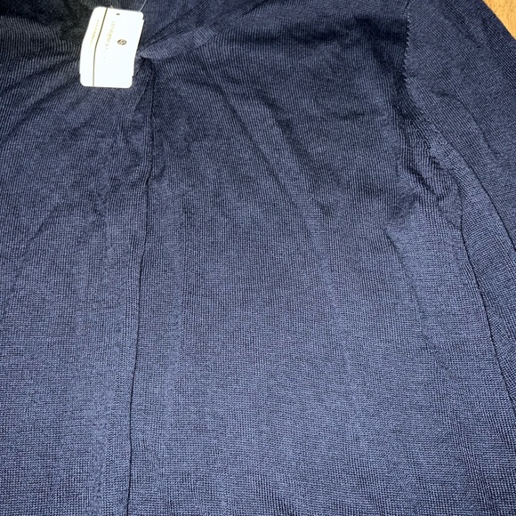 dark blue top - Picture 2 of 4